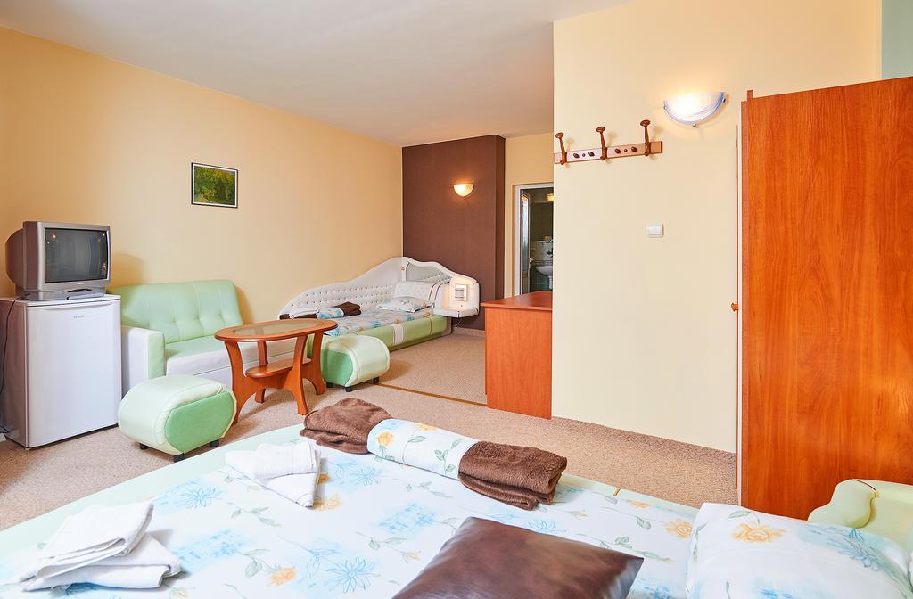 Peneka Hotel Поморие Экстерьер фото